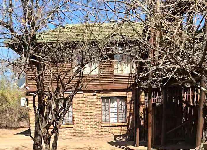 Marloth Park Central House For Sale: 4,000m² with tourism rights, near Kruger.