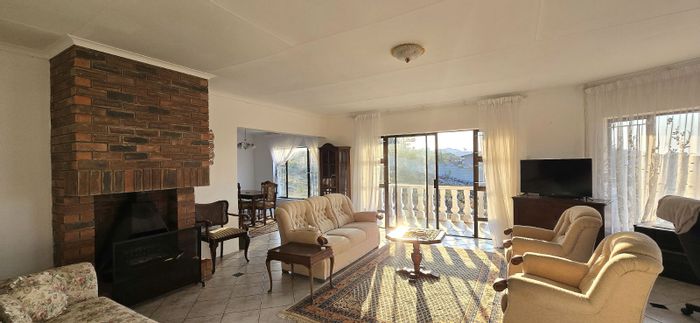 House in Dana Bay To Rent: Ocean views, 3 bedrooms, office, and braai room.