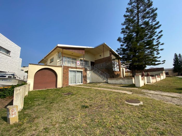 For Sale: House in Parkside with flatlet, garage, and sea view balcony.
