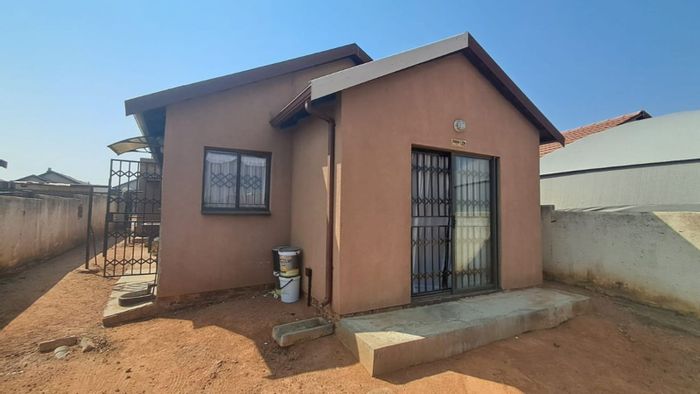 Investment opportunity: 5-bedroom house with rental income in Soshanguve East, For Sale.