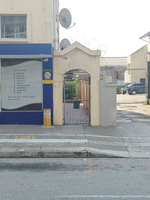 2-Bedroom Apartment For Sale in Richmond Hill - Secure Complex, Study Space, Parking.