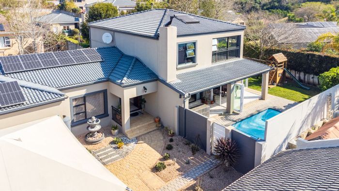 Spacious 5-bedroom house with flat, pool, workshop, and off-grid features in Denver Park. For Sale.