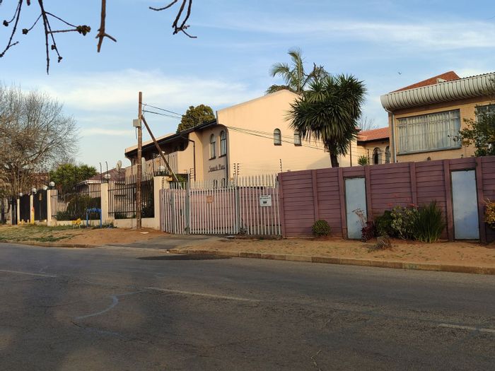 For Sale: 2-Bedroom Townhouse in Kempton Park AH with private patio and parking.