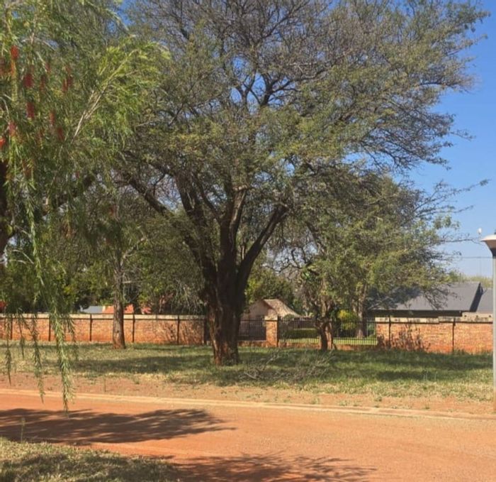 Vacant Land Residential for Sale in Mookgopong Central, 693m² in secure complex.