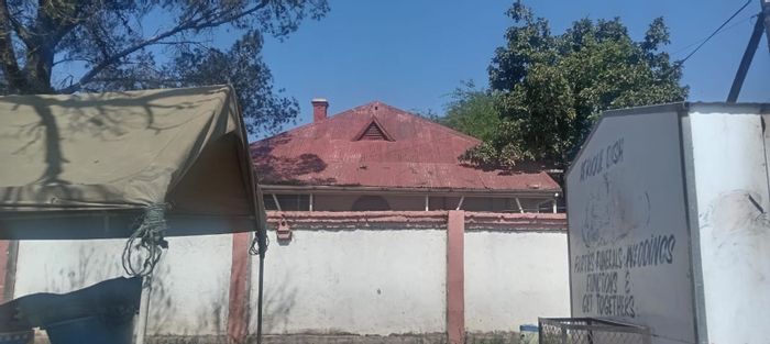 For Sale: Spacious House in Pretoria West, 15 Bedrooms, Ideal for Investment.