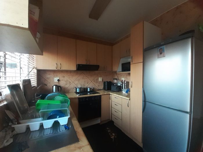 Lyttelton Manor Apartment For Sale: 2 beds, garage, communal garden, secure access.