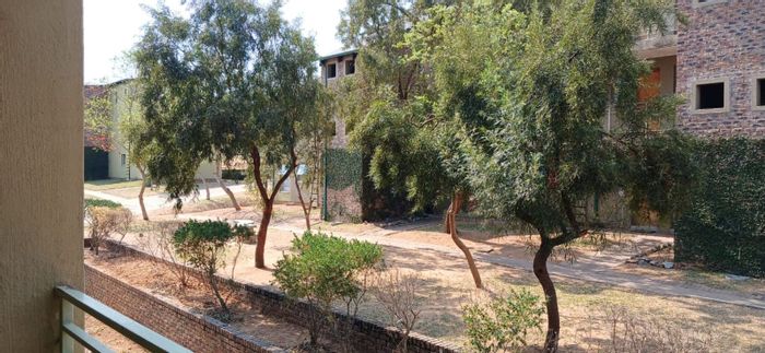 For Sale: 2-bedroom apartment in Karino with parking and estate amenities.