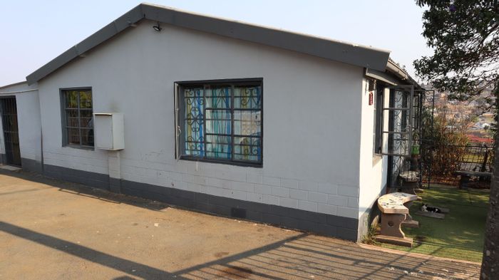 3-bedroom house for rent in Northdale with private garden and secure parking.