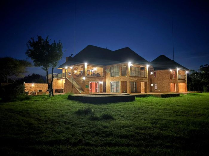 For Sale: House at Zebula Golf Estate with 5 bedrooms, pool, and golf access.