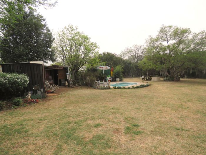 Gerardsville House For Sale: 5 beds, solar system, pool, farming potential.