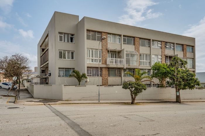 For Sale: 2-bedroom apartment in Richmond Hill with garage, secure access, and growth potential.