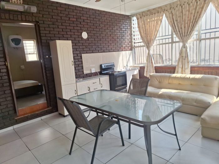 Greymont House To Rent: 1 bed, parking, close to amenities and schools.