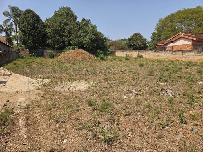 Vacant Land Residential For Sale in White River Ext 18, 912 m², prime location.