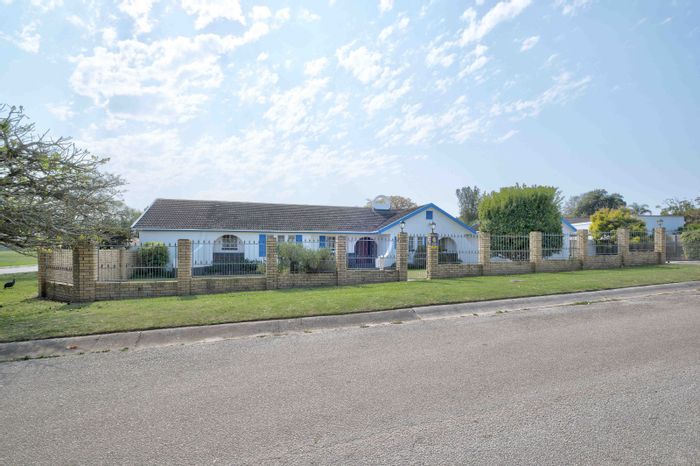 For Sale: Spacious 4-bedroom house in Sunridge Park with pool and flatlet.