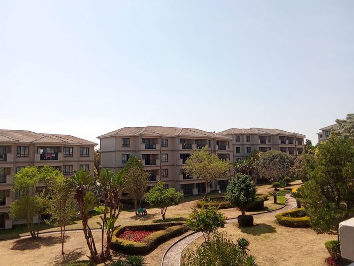 1-Bedroom Apartment in Noordwyk For Sale: Pool, gardens, secure living, great investment.