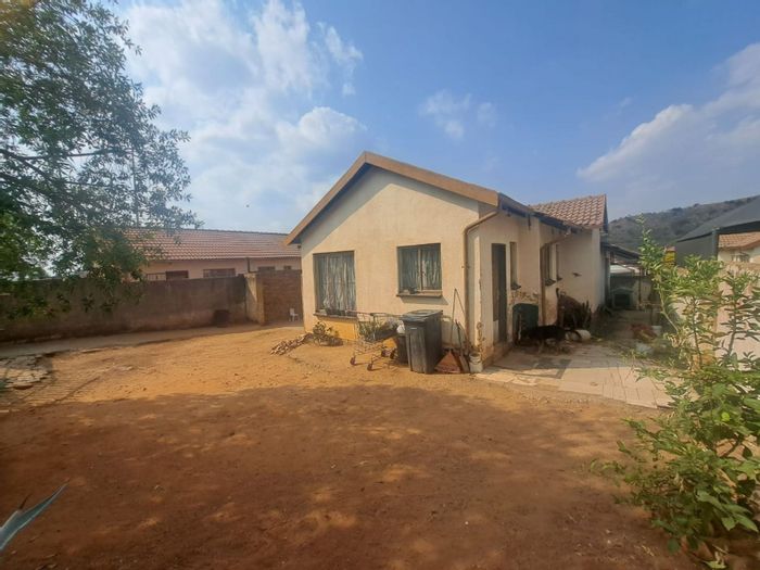 House for Sale in Mamelodi East: 3 Bedrooms, Garage, Spacious Yard, Secure Area.