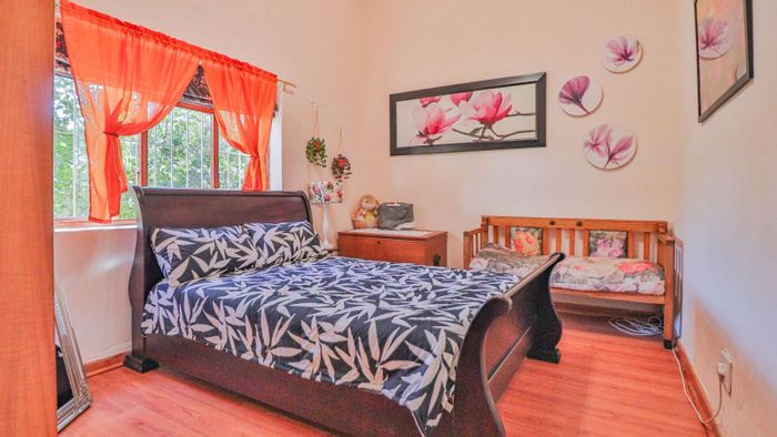 Versatile Montagu Central house with business rights, pool, and ample parking. For Sale.