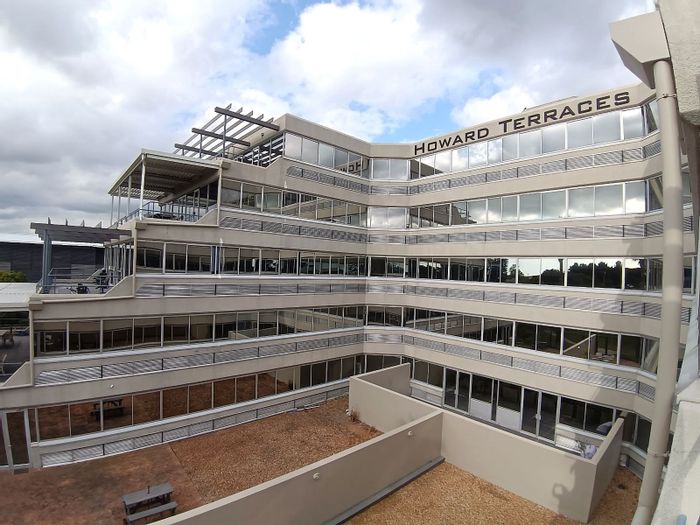 Office to Rent in Pinelands: 250m², private terrace, secure parking, 24-hour security.