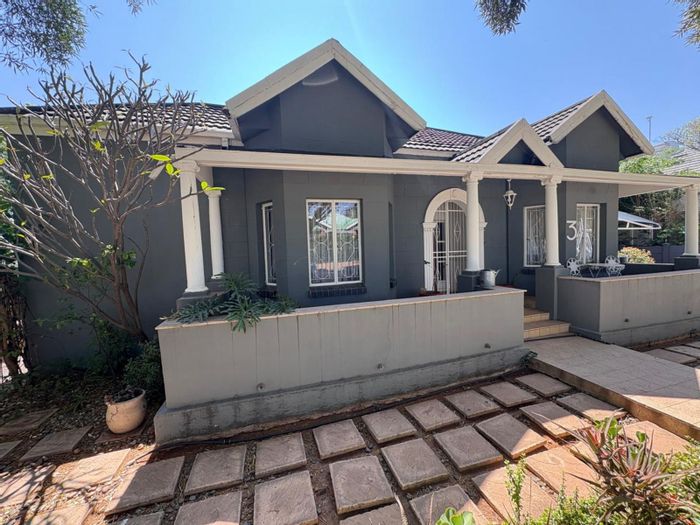 Belgravia House For Sale: 3 Bedrooms, Granny Flat, Pool, Secure Parking.