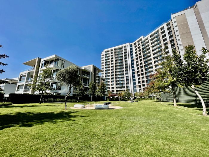 For Sale: Menlyn Apartment with 24/7 security, near restaurants and retail.