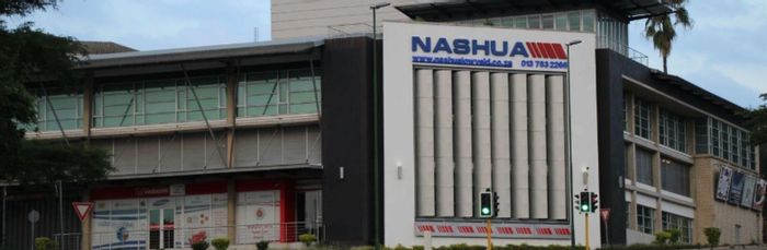 Prime Sonheuwel Office For Sale: 1,450 sqm, boardroom, rooftop lounge, secure parking.