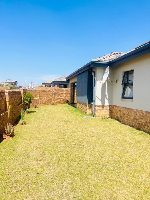 3-Bedroom House for Sale in Cosmo City with spacious yard and garden.