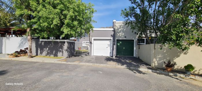 2-Bedroom House in Admirals Park For Sale with Garden, Garage, and Low Levies.