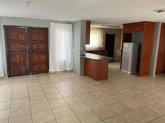 3-Bedroom Apartment To Rent in Aloe Ridge, secure complex, fully furnished, convenient location.