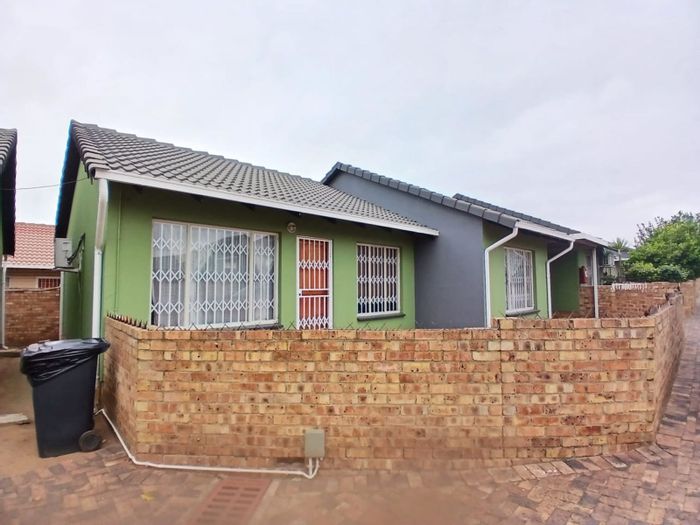 3-Bedroom Townhouse For Sale in Ormonde with secure complex and ample parking.