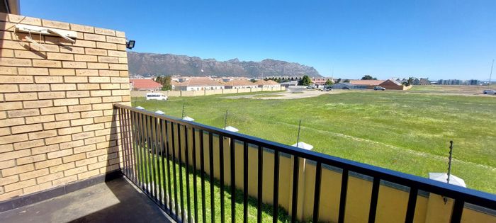 For Sale: Apartment in Fairview Golf Estate with 2 beds, balcony, pet-friendly.