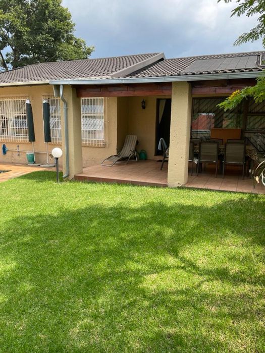 3-Bedroom Townhouse in Buccleuch For Sale with Pool, Patio, and Garden.
