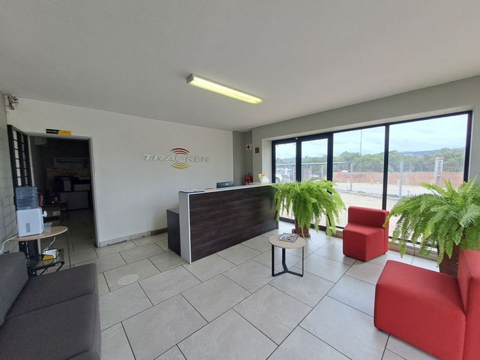 Office to Rent in Riverside Industrial Park: 372m2 with versatile space and amenities.