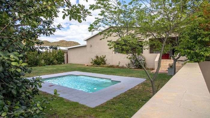 For Sale: House in Montagu Central with pool, air-conditioning, and solar system.