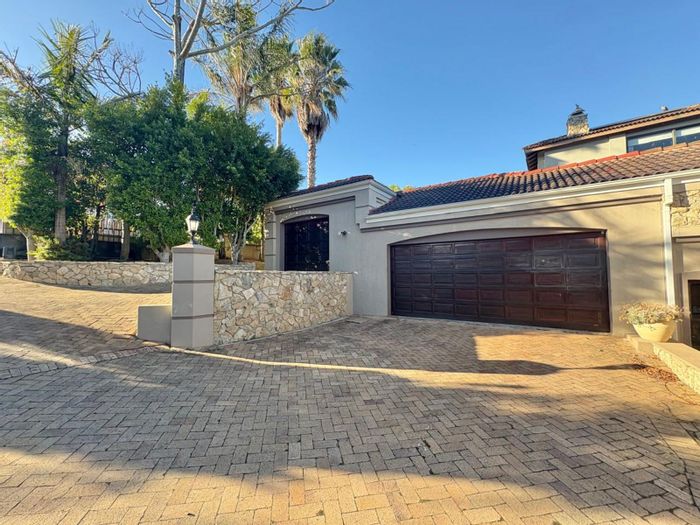 For Sale: House in Panorama with pool, flatlet, and mountain views.