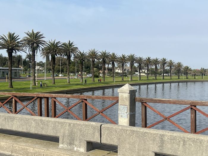 Townhouse For Sale in Woodbridge Island: 2 beds, garden, beach access, secure estate.