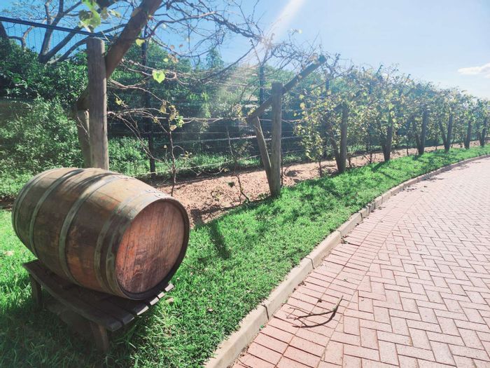 3-Bedroom Apartment To Rent in Sheffield Beach, Elaleni Estate with great amenities.