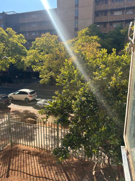 For Sale: 3-Bedroom Apartment in Muckleneuk with Secure Parking and City Views.