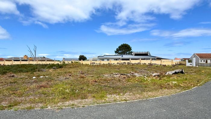 For Sale: 963m2 corner plot in Franskraal, ideal for your dream home.