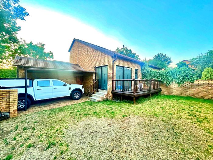 For Sale: 2-Bedroom Townhouse in Amberfield with solar system and secure complex.