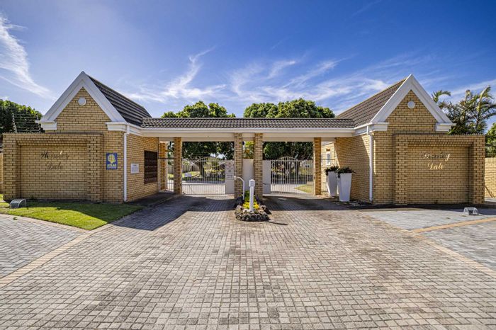 Walmer Heights House For Sale: 3 beds, pool, braai room, secure estate.