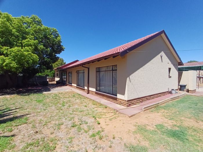 Family Home For Sale in Meiringspark Ext 4 with Double Garage and Three Bedrooms.