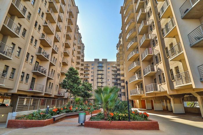 For Sale: 2-bedroom apartment in Hatfield with balcony, parking, and security.