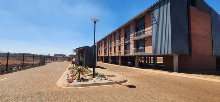 Glen Marais Office To Rent: 287 m², secure access, near O.R. Tambo Airport.