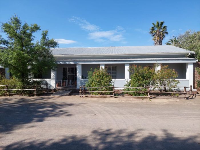 For Sale: House in Aberdeen Central with garden, garage, solar panels, and borehole.