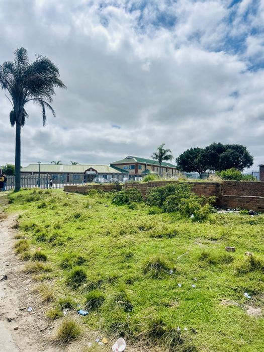 Vacant Land Residential For Sale in Thembalethu with existing foundation and key amenities.