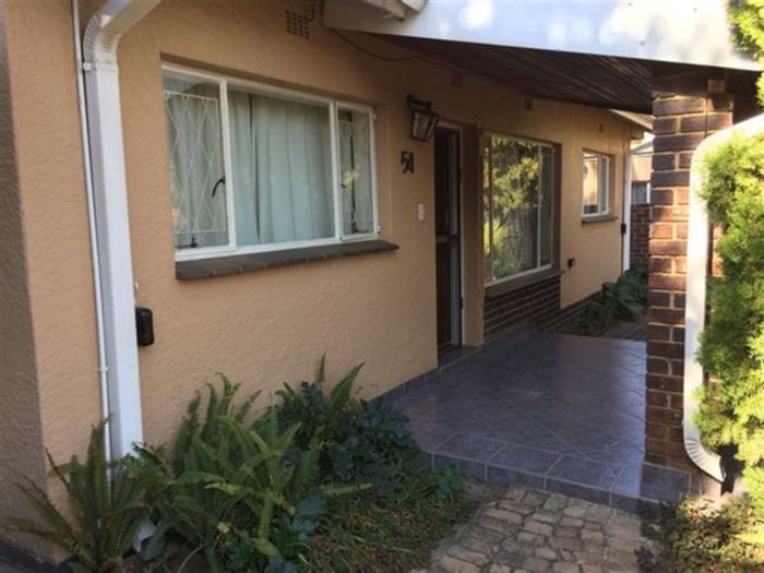 3-Bedroom House To Rent in Kensington B with secure parking and pet-friendly yard.