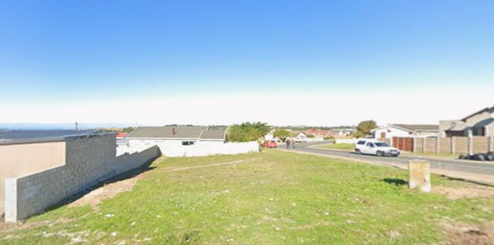 Prime corner vacant land for sale in Pacaltsdorp, near amenities and shops.