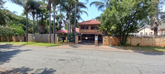 Spacious 5-bedroom house in Lyttelton Manor with dual kitchens and braai room. For Sale.