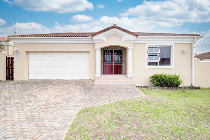 For Sale: Townhouse in Lovemore Park with secure living, garage, and versatile spaces.