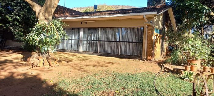 Versatile 3-Bedroom House with Office and Entertainment Area in Pretoria North For Sale.